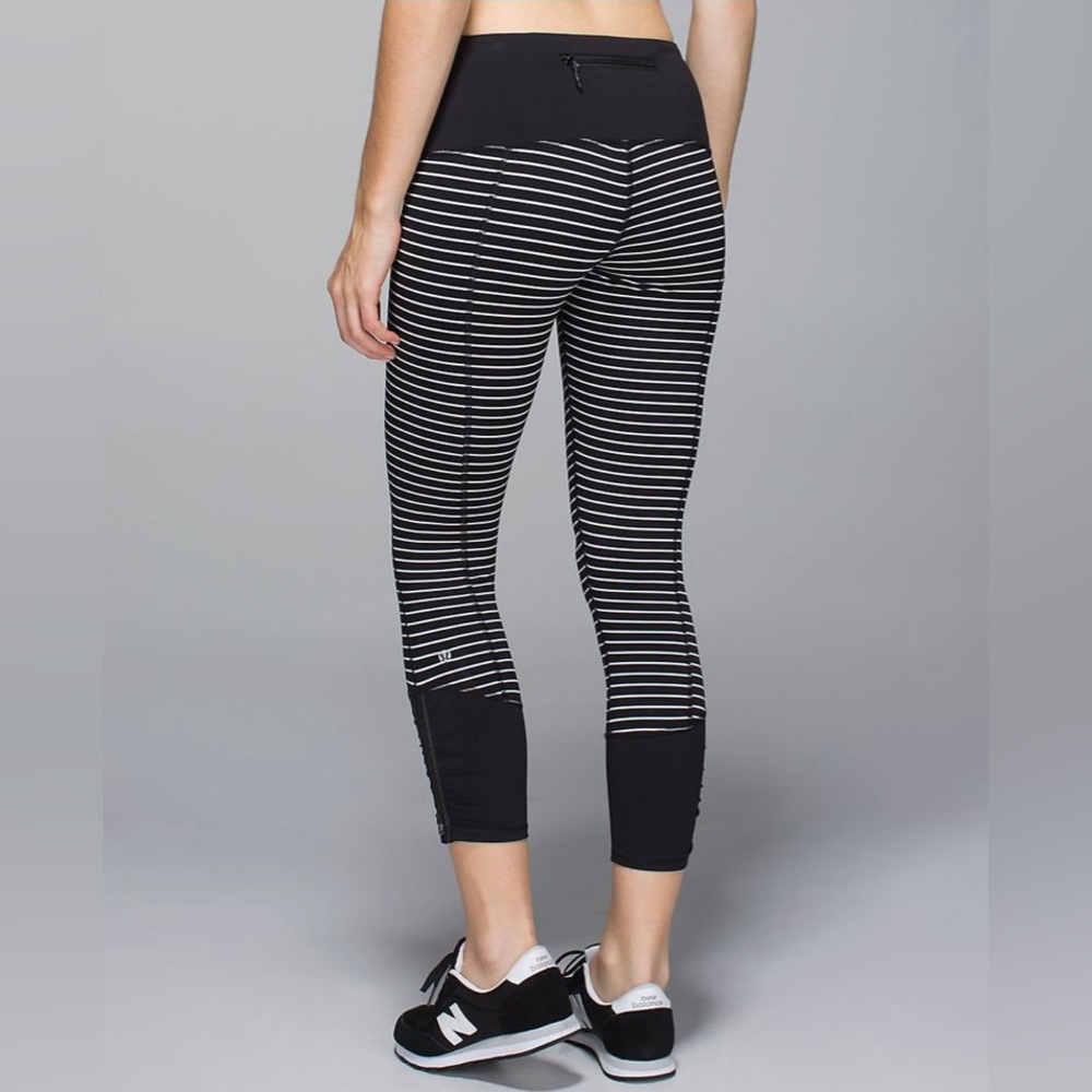 Lululemon Runday Crop Parallel Stripe Size 4
